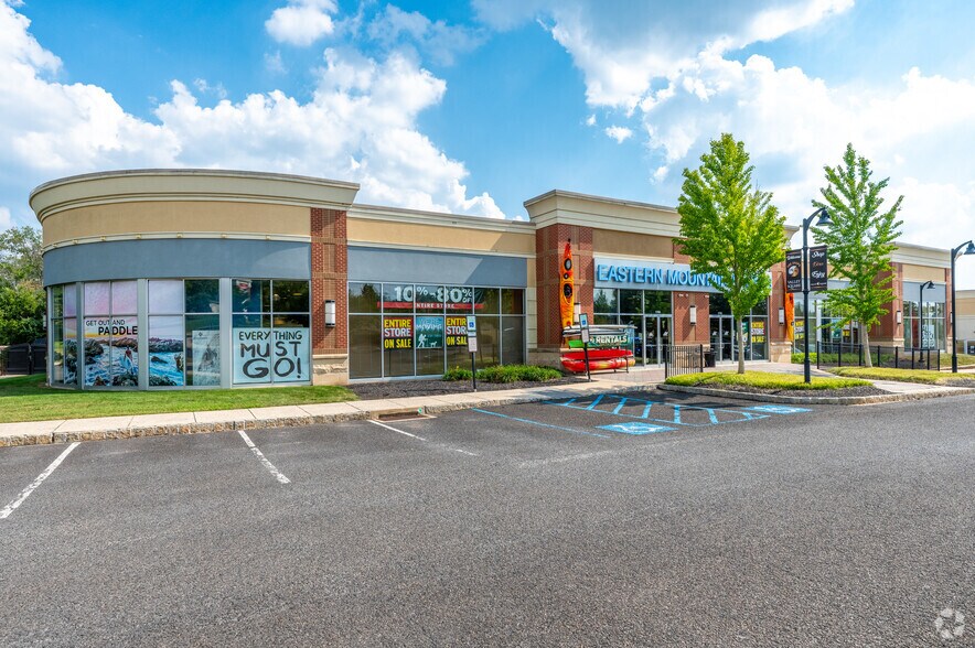 1581-1593 Main St, Warrington, PA à louer - Photo du bâtiment - Image 3 de 33