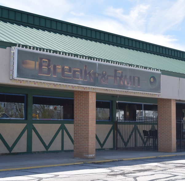 1421-1571 Goshen Ave, Fort Wayne, IN for lease - Building Photo - Image 2 of 7