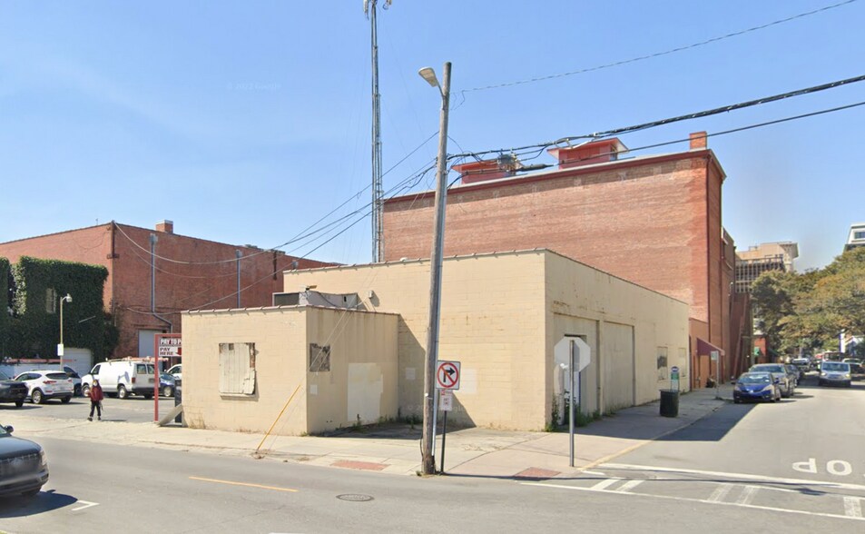 215 E Congress St, Savannah, GA à vendre - Photo du bâtiment - Image 2 de 4