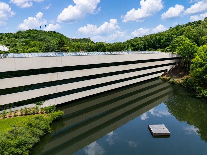 3196 Highway 280 S, Birmingham, AL à louer - Photo du bâtiment - Image 3 de 11