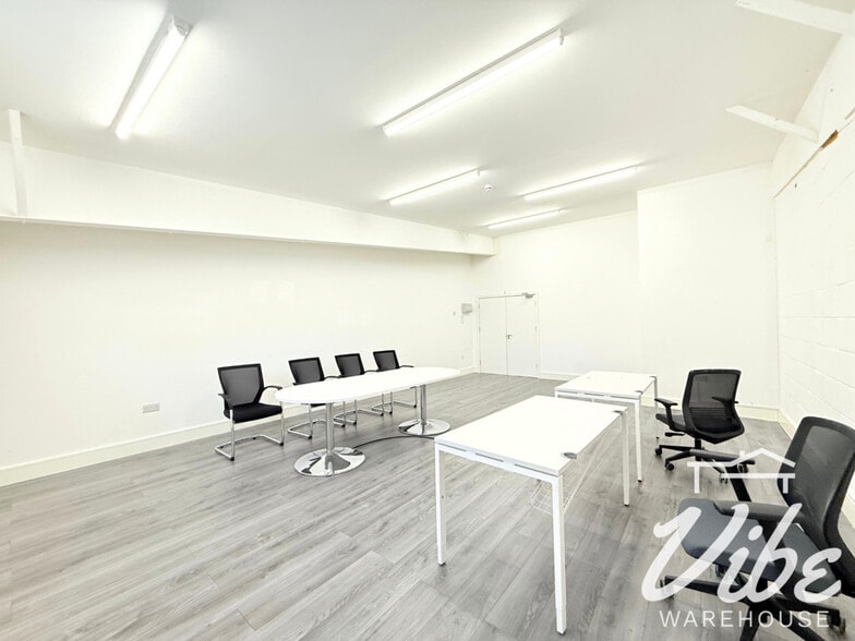 Grosvenor Way, London for lease - Building Photo - Image 2 of 5