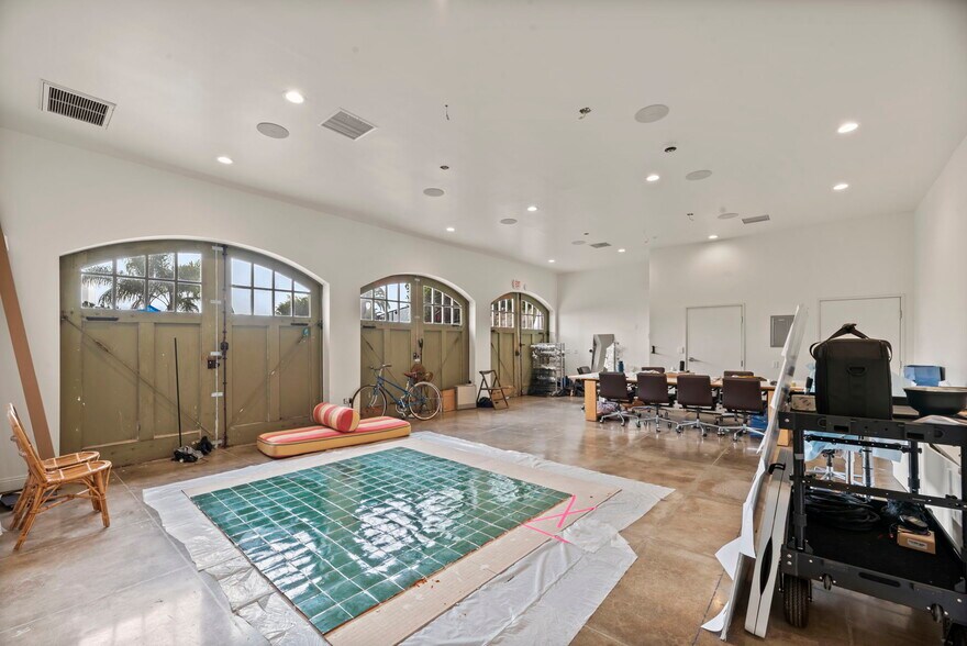 8630 Pine Tree Pl, West Hollywood, CA à louer - Photo intérieure - Image 2 de 20