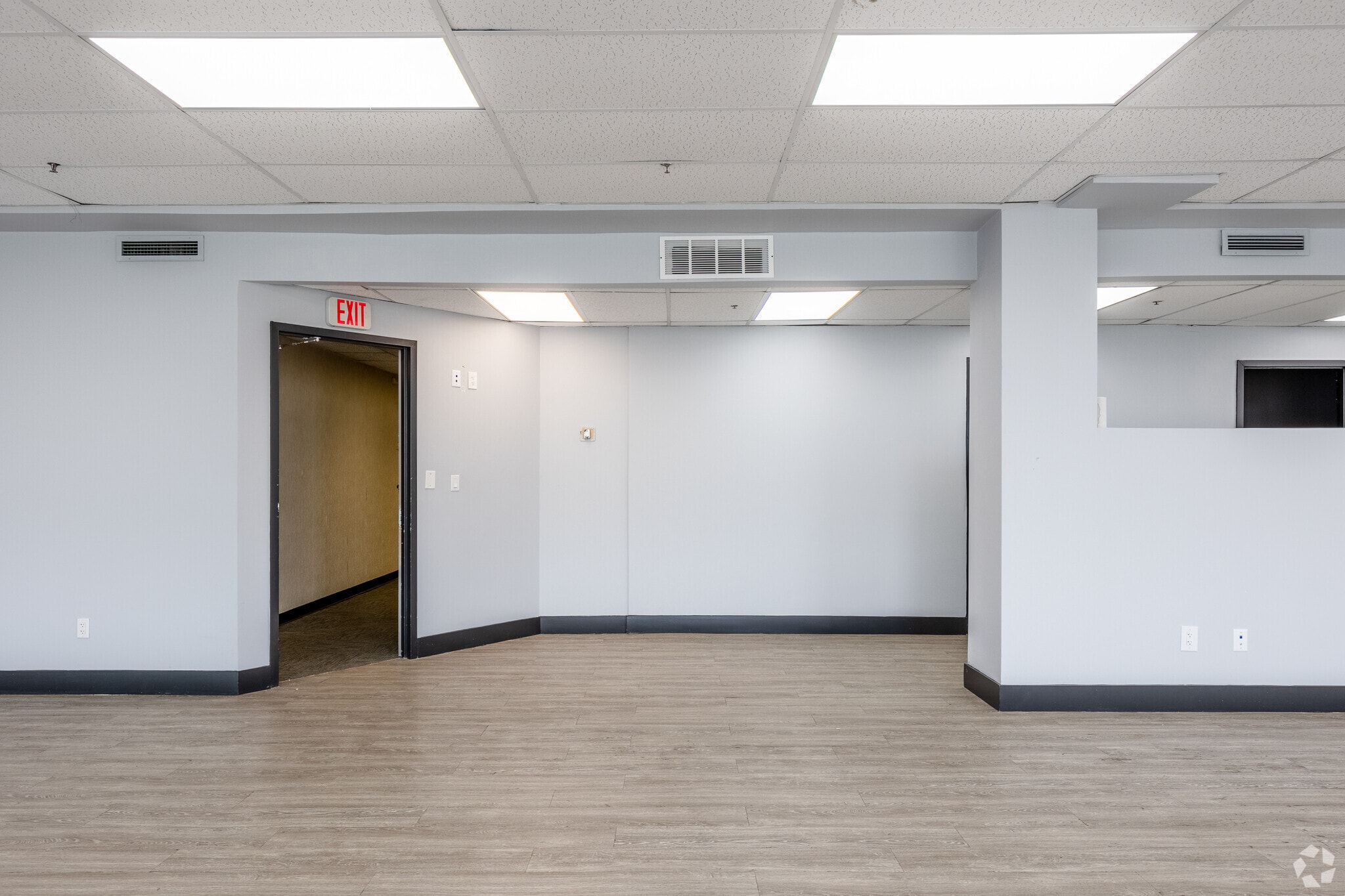 25 E Salem St, Hackensack, NJ à vendre Photo intérieure- Image 1 de 6