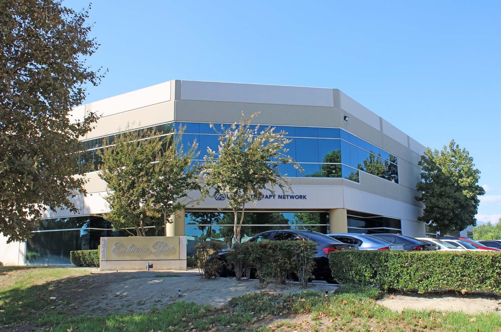 1845 Business Center Dr, San Bernardino, CA à louer Photo du bâtiment- Image 1 de 5