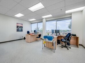 63 Glencoe St, Ottawa, ON à louer Photo intérieure- Image 2 de 4