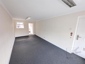 212 Main Rd, Sutton At Hone for lease Interior Photo- Image 2 of 4