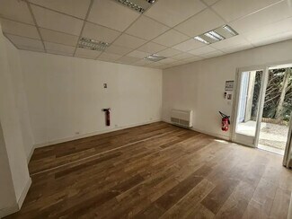 Plus de détails pour 230 Chemin Des Valladets, Éguilles - Bureau à louer