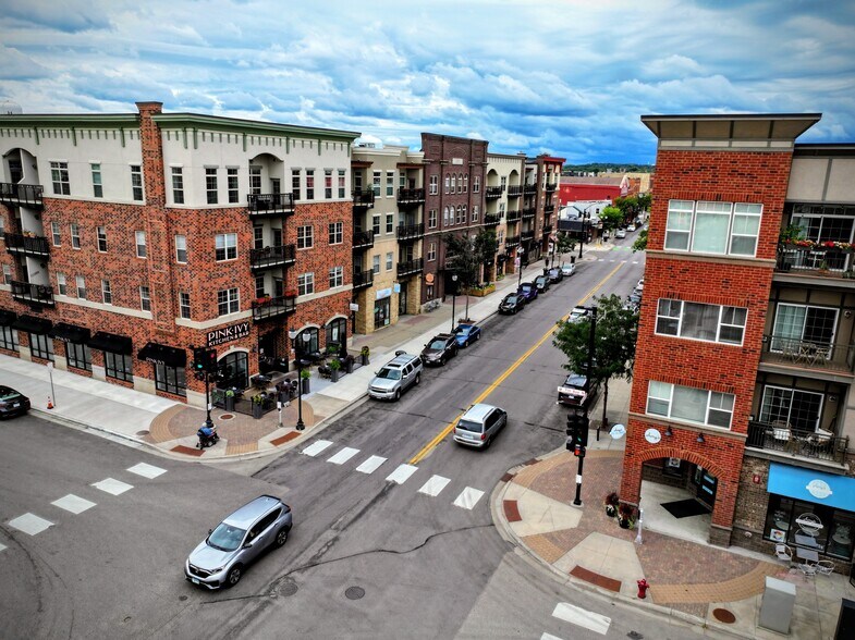 712-786 Mainstreet, Hopkins, MN à vendre - Photo du bâtiment - Image 2 de 6