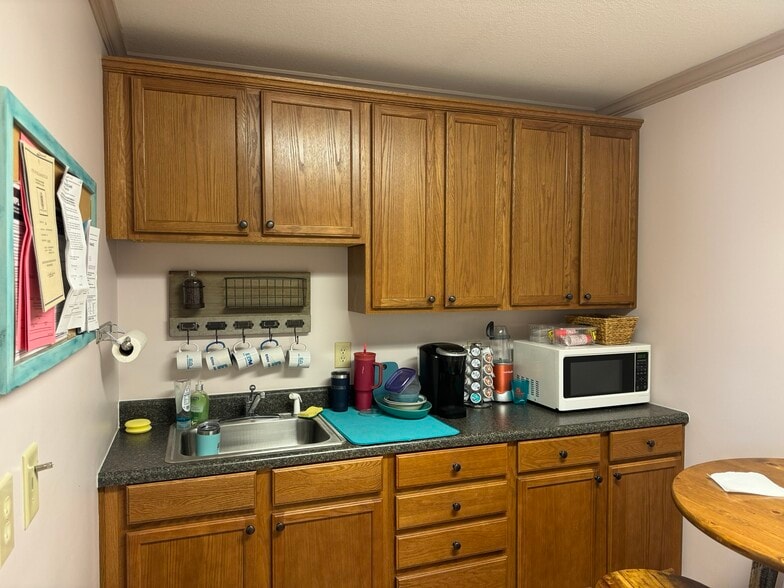 112 Wright Dr, Milledgeville, GA for sale - Interior Photo - Image 2 of 14