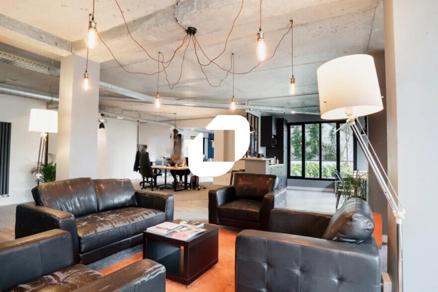 Bureau dans Nantes à vendre - Photo du bâtiment - Image 1 de 16