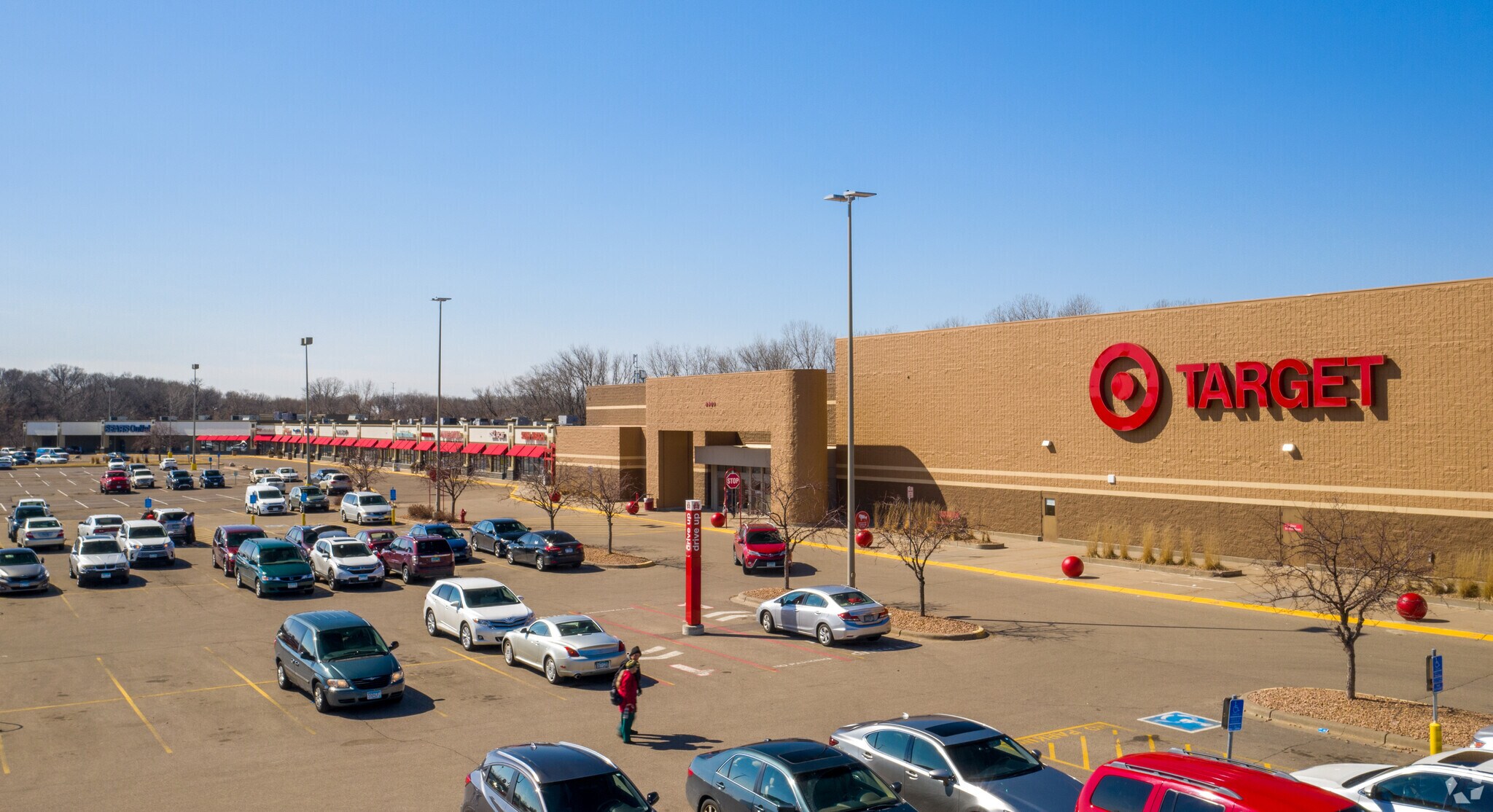 77-141 85th Ave NW, Coon Rapids, MN for lease Building Photo- Image 1 of 21