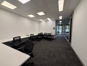 10 Park Rd, Cheltenham for lease Interior Photo- Image 2 of 2