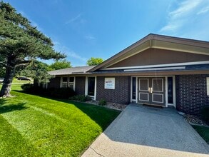 1170 W Kansas St, Liberty, MO for lease Building Photo- Image 2 of 11