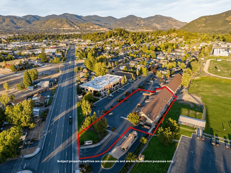 1879 Williams Hwy, Grants Pass, OR à vendre - Photo du bâtiment - Image 3 de 68