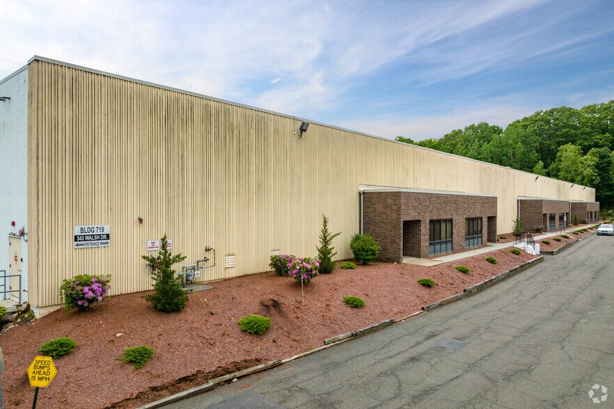 343 Walsh Dr, Parsippany, NJ à louer - Photo du bâtiment - Image 2 de 6