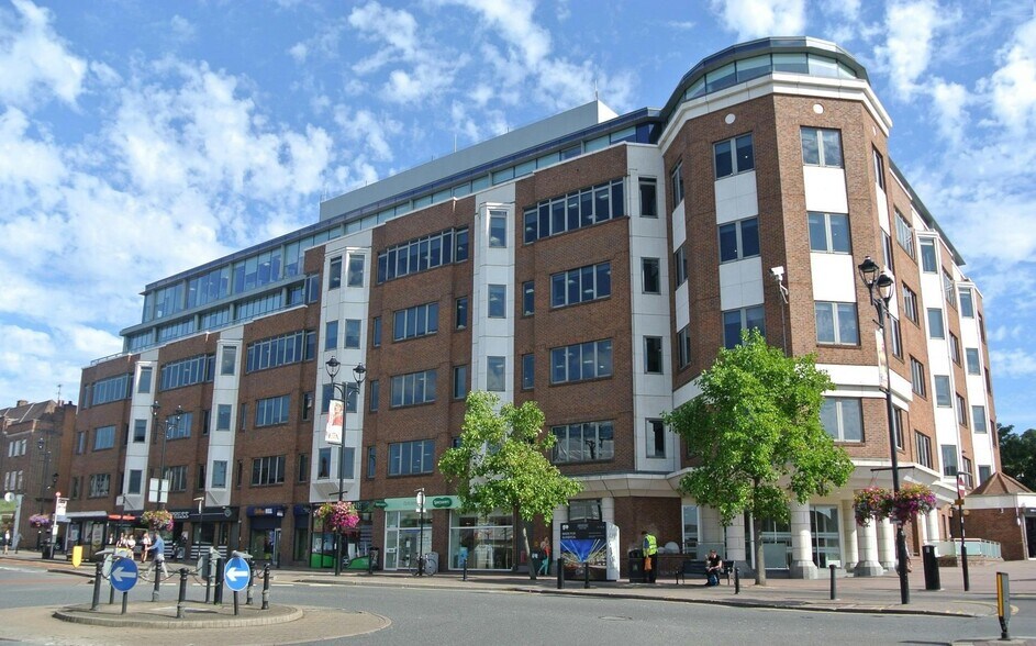 St. Marks Hl, Surbiton à louer - Photo du bâtiment - Image 1 de 32