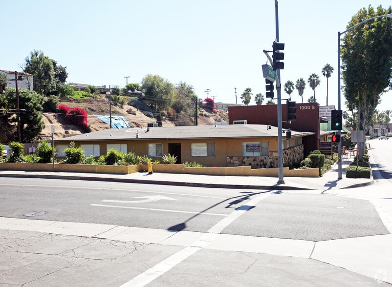 1900-1906 S Atlantic Blvd, Monterey Park, CA for lease - Building Photo - Image 3 of 4
