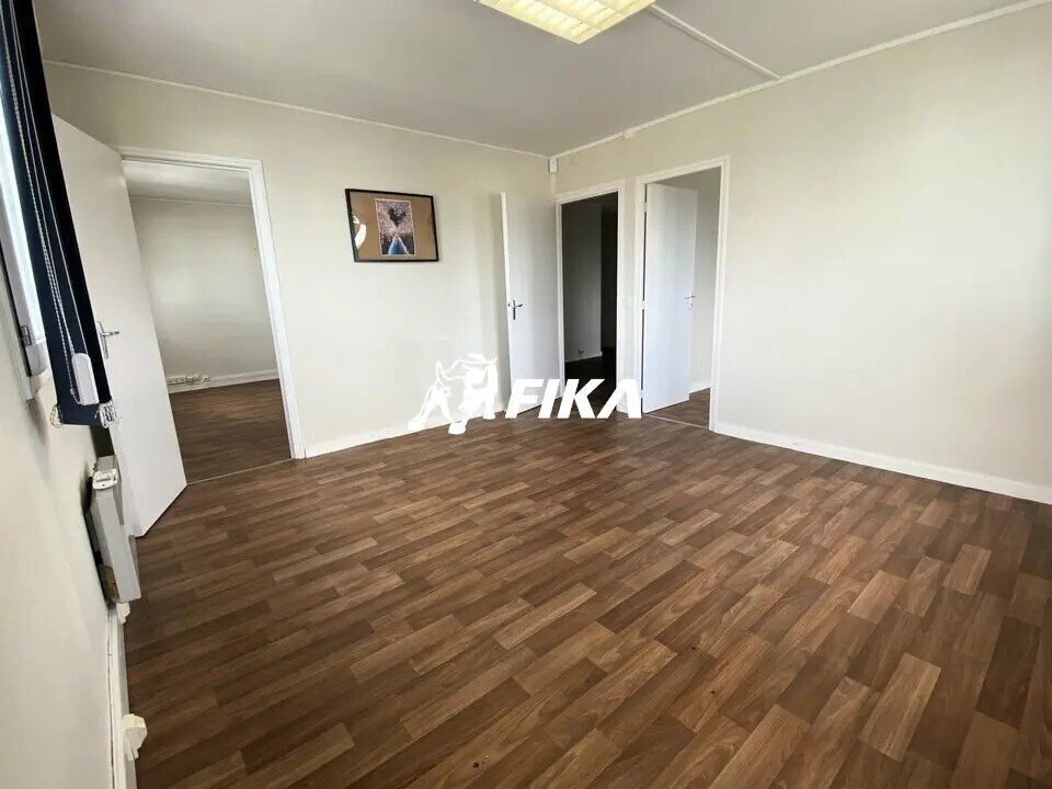 Office in Toulouse for lease Interior Photo- Image 1 of 13