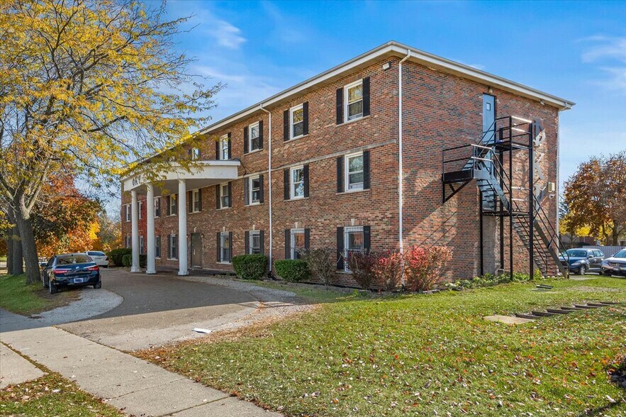 1020 W Hillcrest Dr, Dekalb, IL à vendre - Photo du bâtiment - Image 3 de 28