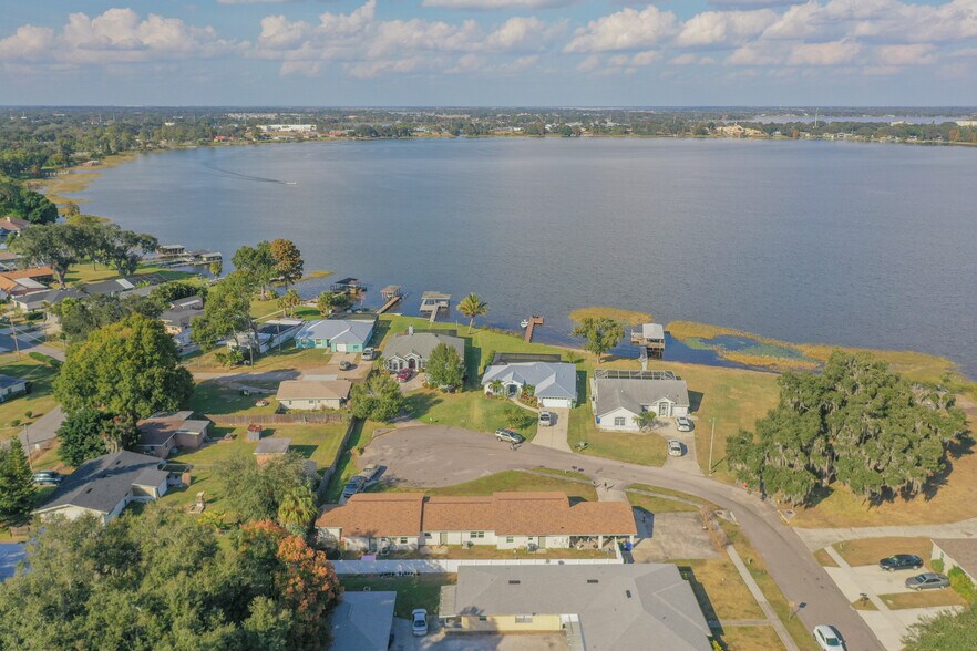 2319 W Cannon Ter NW, Winter Haven, FL à vendre - Photo du bâtiment - Image 3 de 8