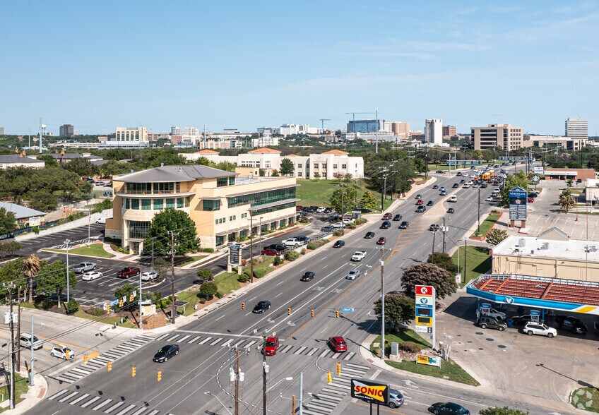 5441 Babcock Rd, San Antonio, TX à louer - Aérien - Image 3 de 6