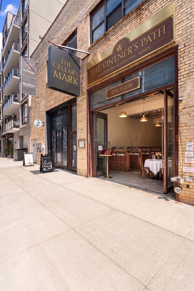 211 N 11th St, Brooklyn, NY for lease - Building Photo - Image 2 of 9