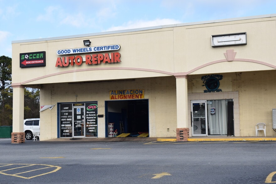 4140 Jonesboro Rd, Forest Park, GA for sale - Building Photo - Image 3 of 10