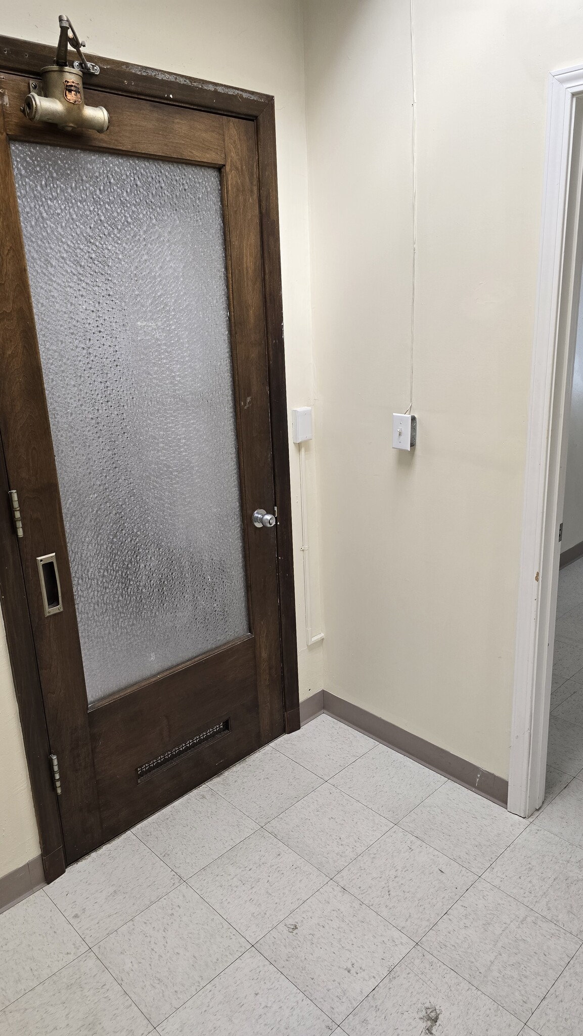 245 4th St, Bremerton, WA for lease Interior Photo- Image 1 of 5