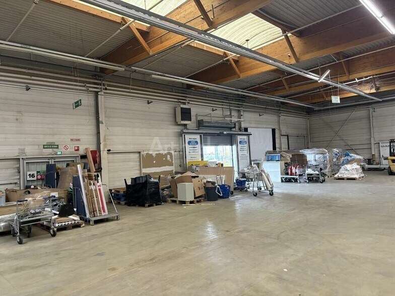 Retail in Mundolsheim for lease - Interior Photo - Image 3 of 9