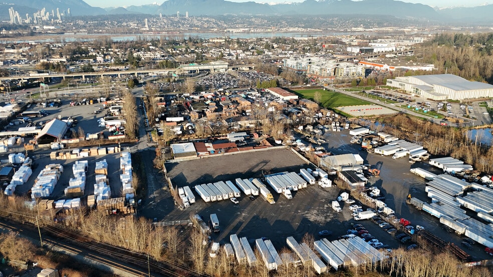 10860 125 Street, Surrey, BC for lease - Building Photo - Image 3 of 10