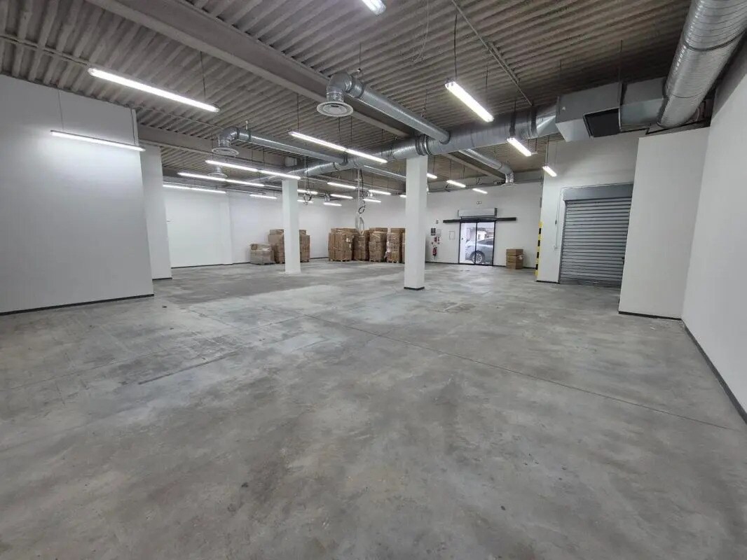 Industrial in Gonesse for lease Interior Photo- Image 1 of 5