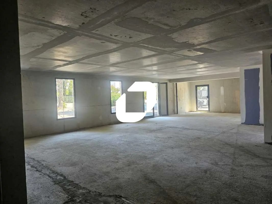 Office in Lattes for lease Building Photo- Image 1 of 8