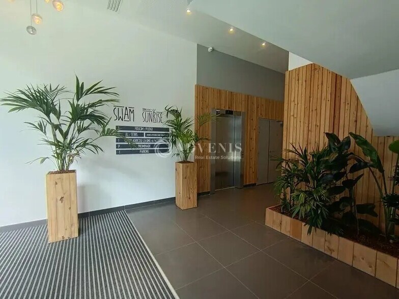 Bureau dans Lille à louer - Hall d’entrée - Image 2 de 8