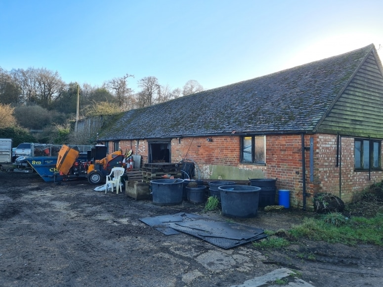 Sandy Lane, Guildford for lease - Primary Photo - Image 1 of 2