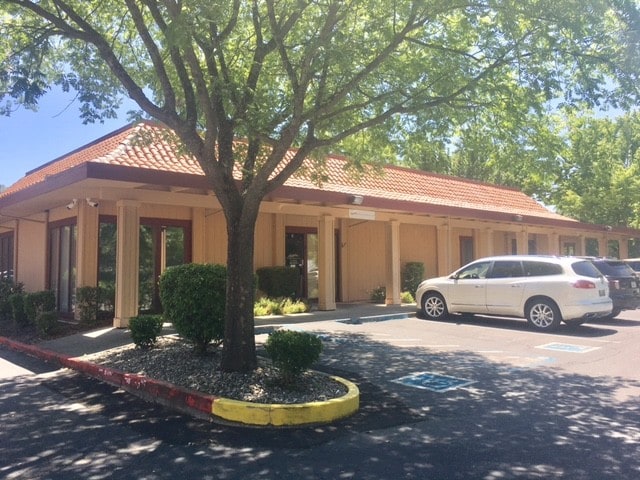 91 Cernon St, Vacaville, CA for lease - Building Photo - Image 1 of 12