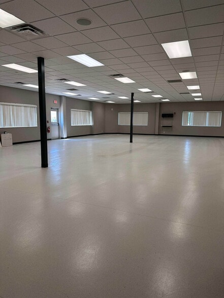 4674 40th Ave S, Fargo, ND for lease - Interior Photo - Image 2 of 5