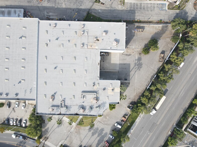 293-301 Brea Canyon Rd, City of Industry, CA à vendre - Photo du bâtiment - Image 3 de 9