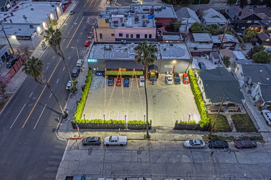 3211 Beverly Blvd, Los Angeles, CA à vendre - Photo du bâtiment - Image 2 de 30