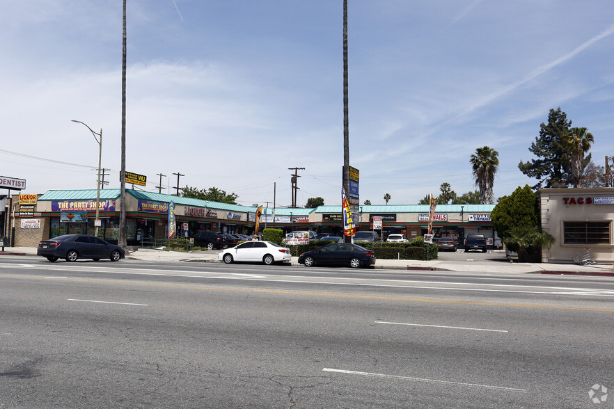 16045-16047 Sherman Way, Van Nuys, CA for sale - Primary Photo - Image 1 of 1