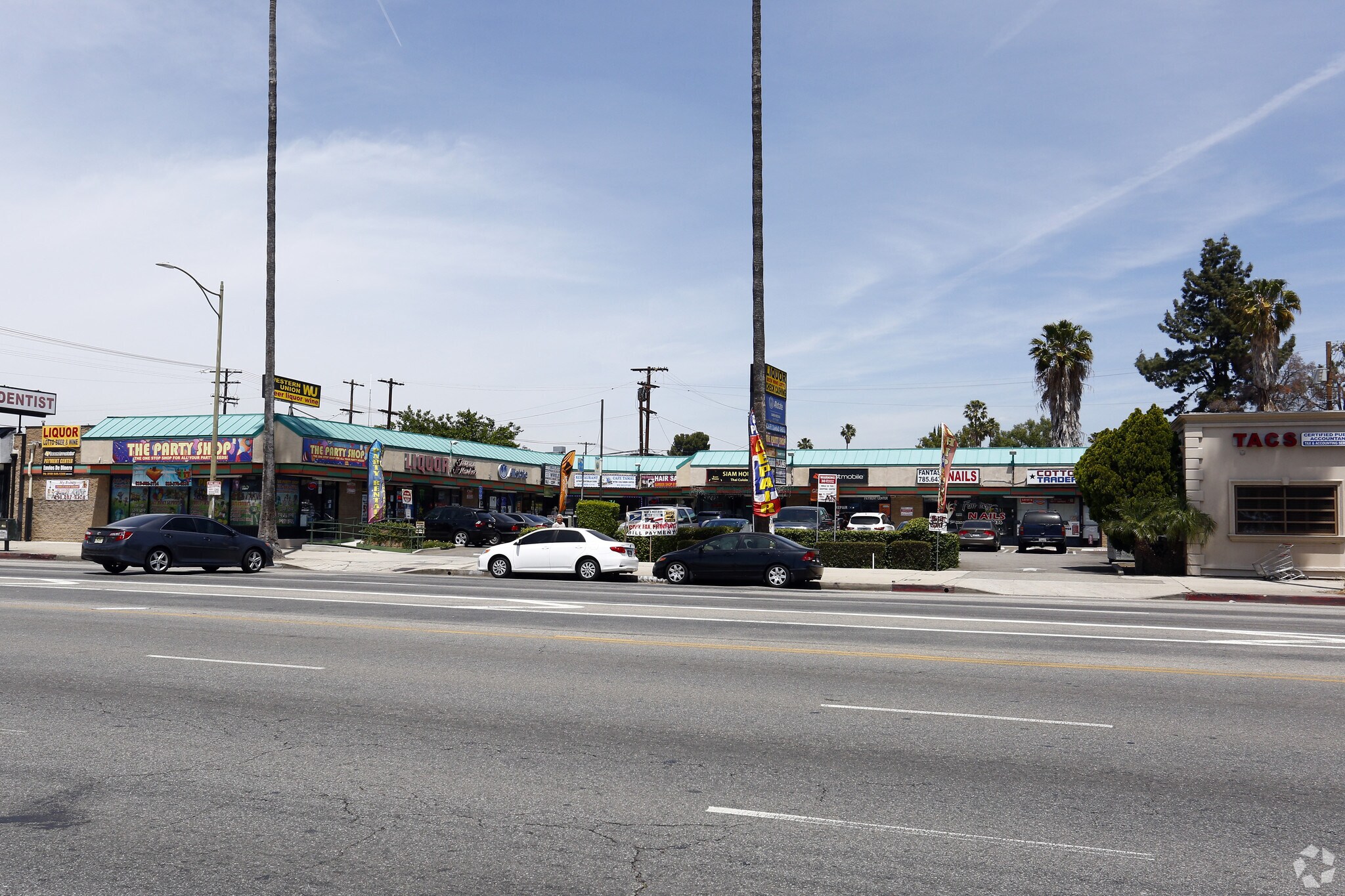 16045-16047 Sherman Way, Van Nuys, CA for sale Primary Photo- Image 1 of 1