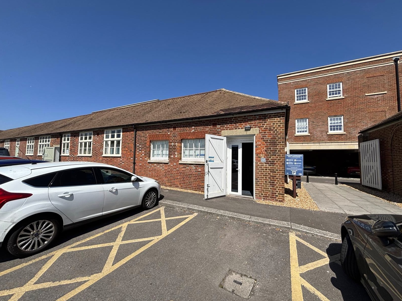 Weevil Ln, Gosport for sale Primary Photo- Image 1 of 2