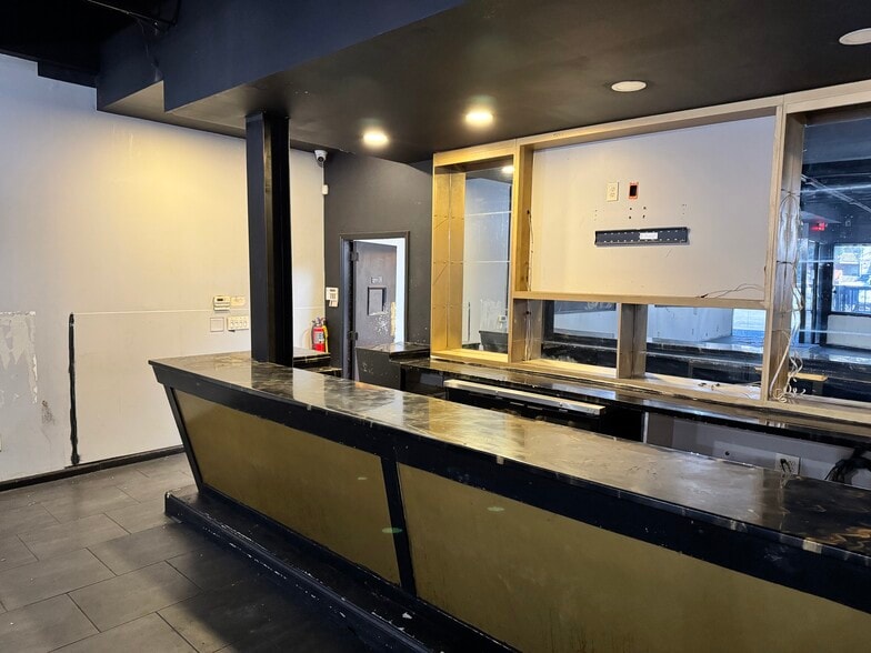 1353 Clairmont Rd, Decatur, GA à louer - Photo du bâtiment - Image 3 de 7