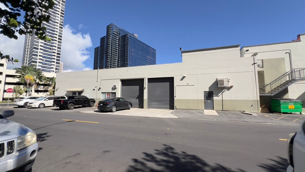 729 Emily St, Honolulu, HI à louer - Photo du bâtiment - Image 2 de 7