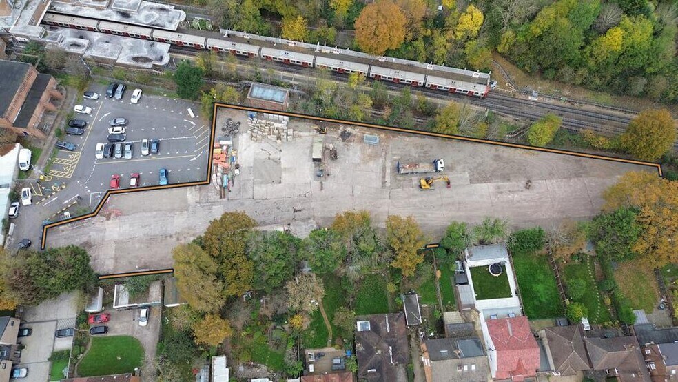Station Yard, Ruislip à louer - Photo du bâtiment - Image 3 de 12