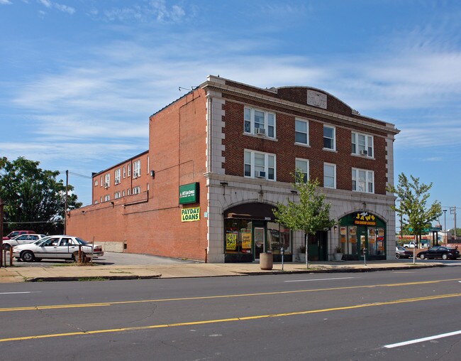 Plus de détails pour 3651-3655 S Grand Blvd, Saint Louis, MO - Local d'activités à louer