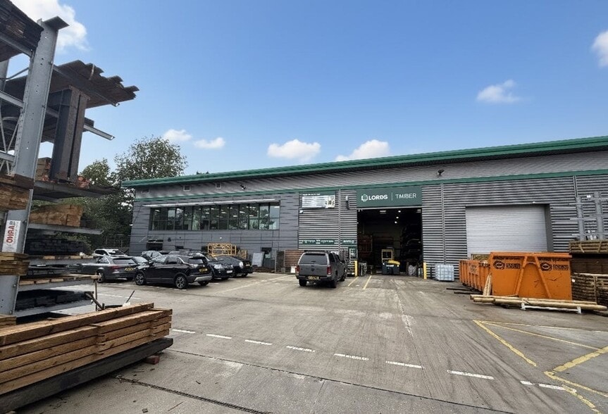 46-56 Verney Rd, London for lease - Building Photo - Image 2 of 21