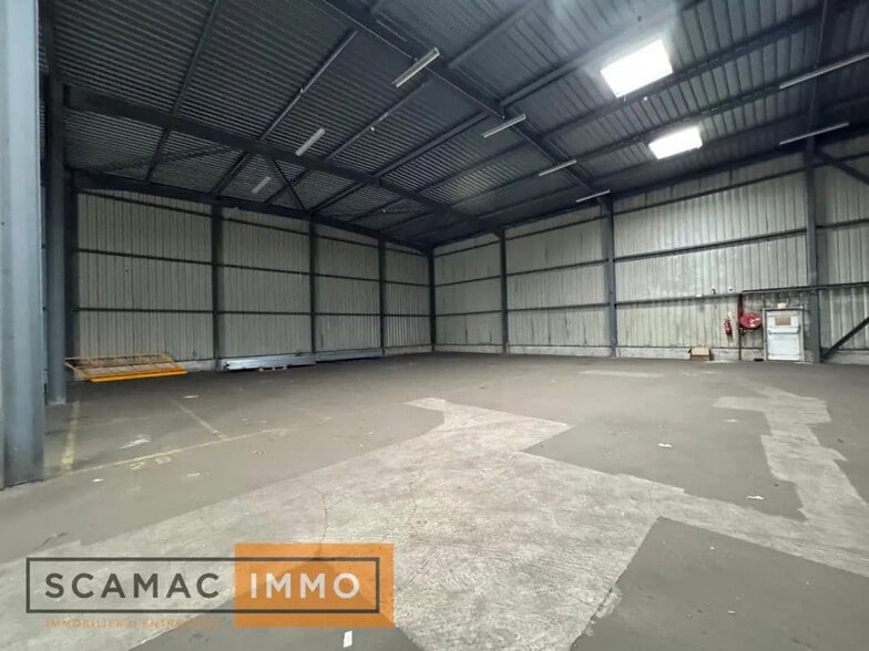 Industrial in Le Plessis-Pâté for lease - Interior Photo - Image 3 of 6