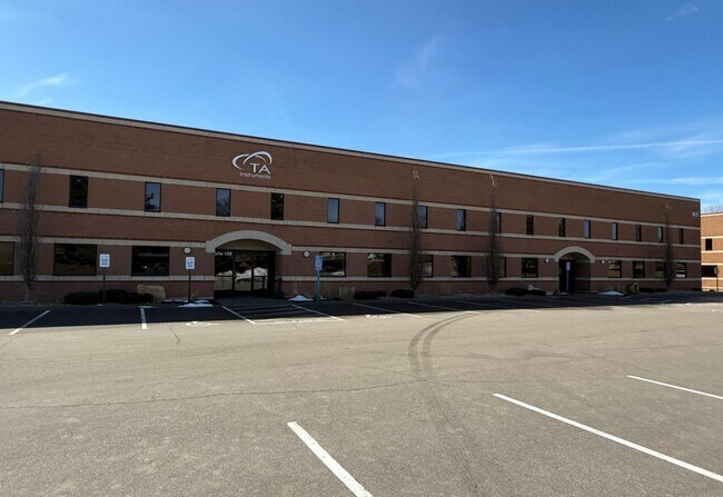 Plus de détails pour 9675 W 76th St, Eden Prairie, MN - Local d'activités à louer