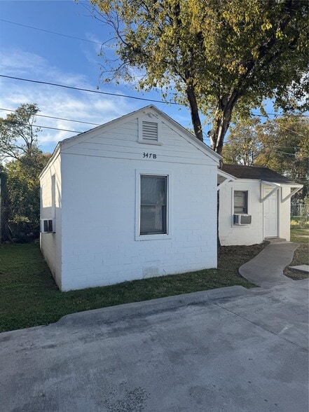 347-349 N Cherry Ln, Fort Worth, TX à louer - Photo du bâtiment - Image 3 de 6