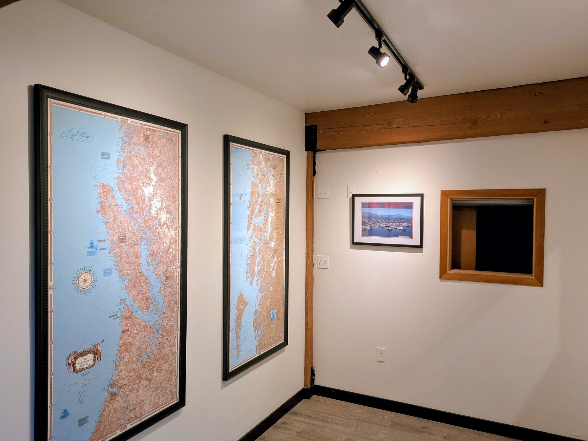 222 N Lincoln St, Port Angeles, WA à louer Photo intérieure- Image 1 de 8